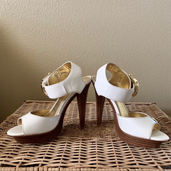 BEBE High platform heels open toe Gold Buckle - Picture 5 of 8